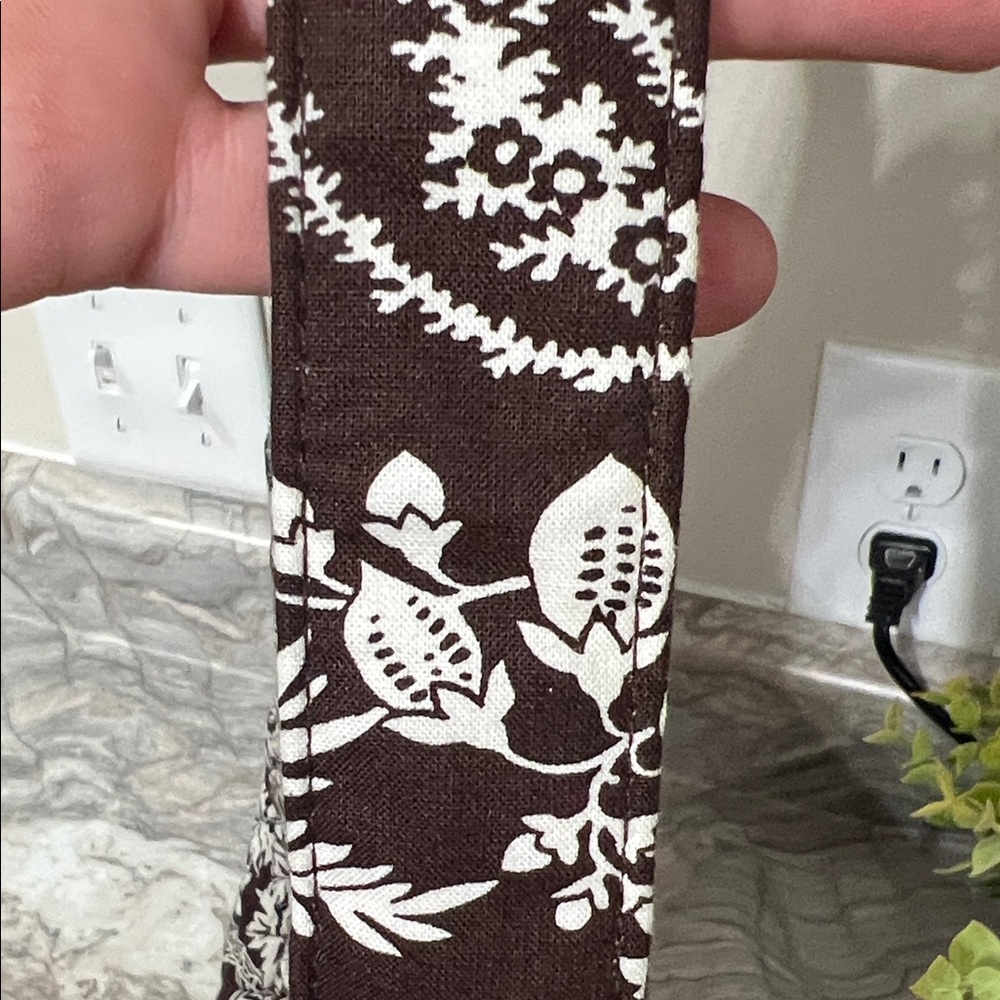 Vera Bradley Quilted Brown & White Floral Tote Bag - Picture 4 of 9